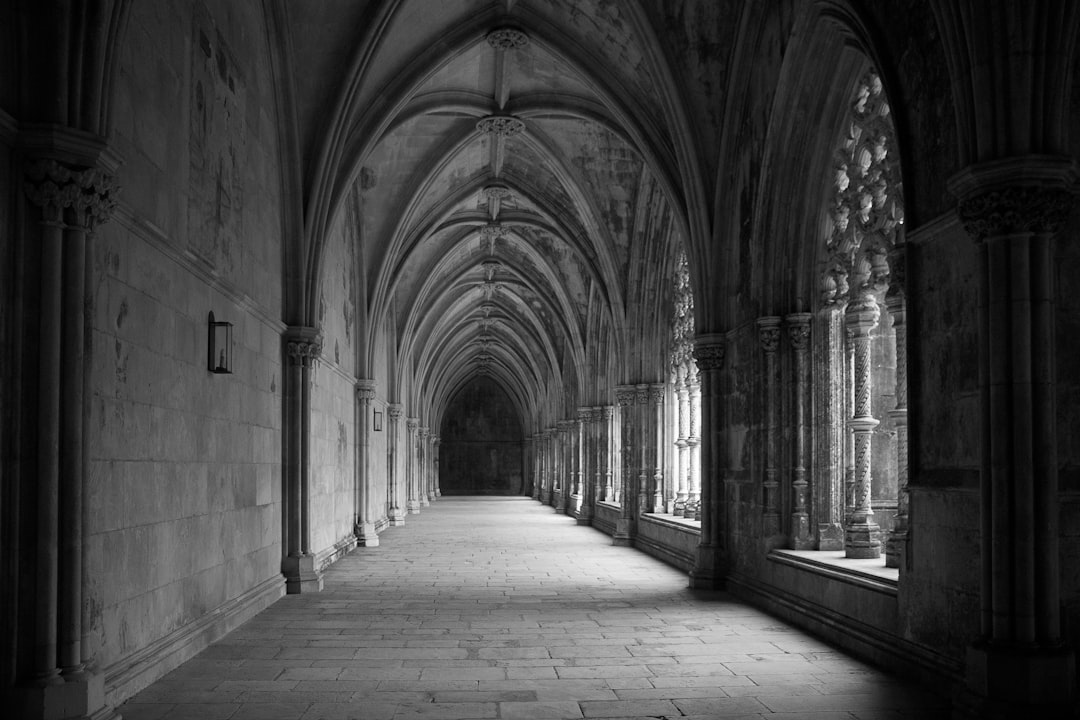 Erkunden Sie das Kloster von Batalha: ein Juwel Portugals - Collinas | Secret World Trip Planner
