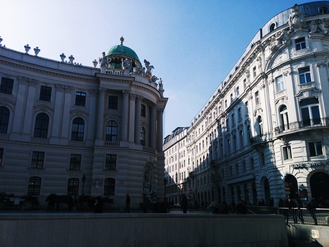 Scopri la maestosità di Hofburg Palace a Vienna - Wien | Secret World Trip Planner