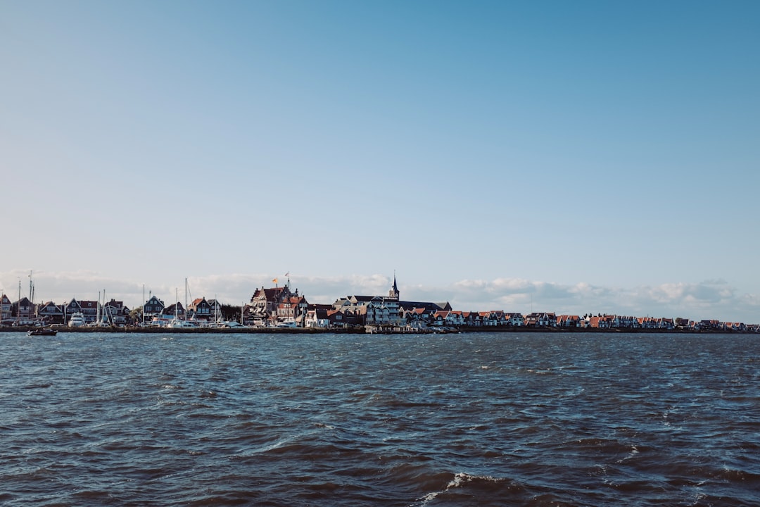 Volendam: Die Perle der Zuiderzee zwischen Tradition und Moderne - Volendam | Secret World Trip Planner