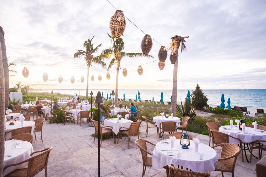 Grace Bay: Il Paradiso delle Spiagge alle Turks e Caicos - Grace Bay TKCA 1ZZ | Secret World Trip Planner