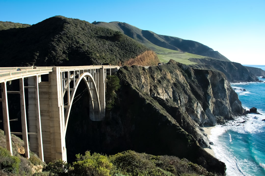 Bixby Creek Bridge: Ikone von Big Sur und seinen Leuchttürmen - Bixby Creek Bridge | Secret World Trip Planner