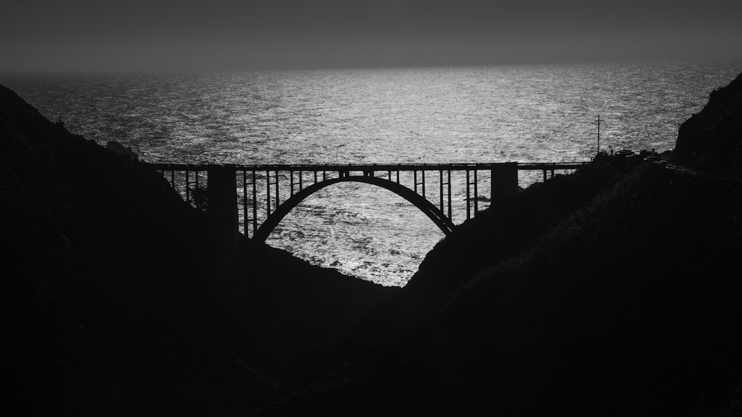 Bixby Creek Bridge: Ikone von Big Sur und seinen Leuchttürmen - Bixby Creek Bridge | Secret World Trip Planner