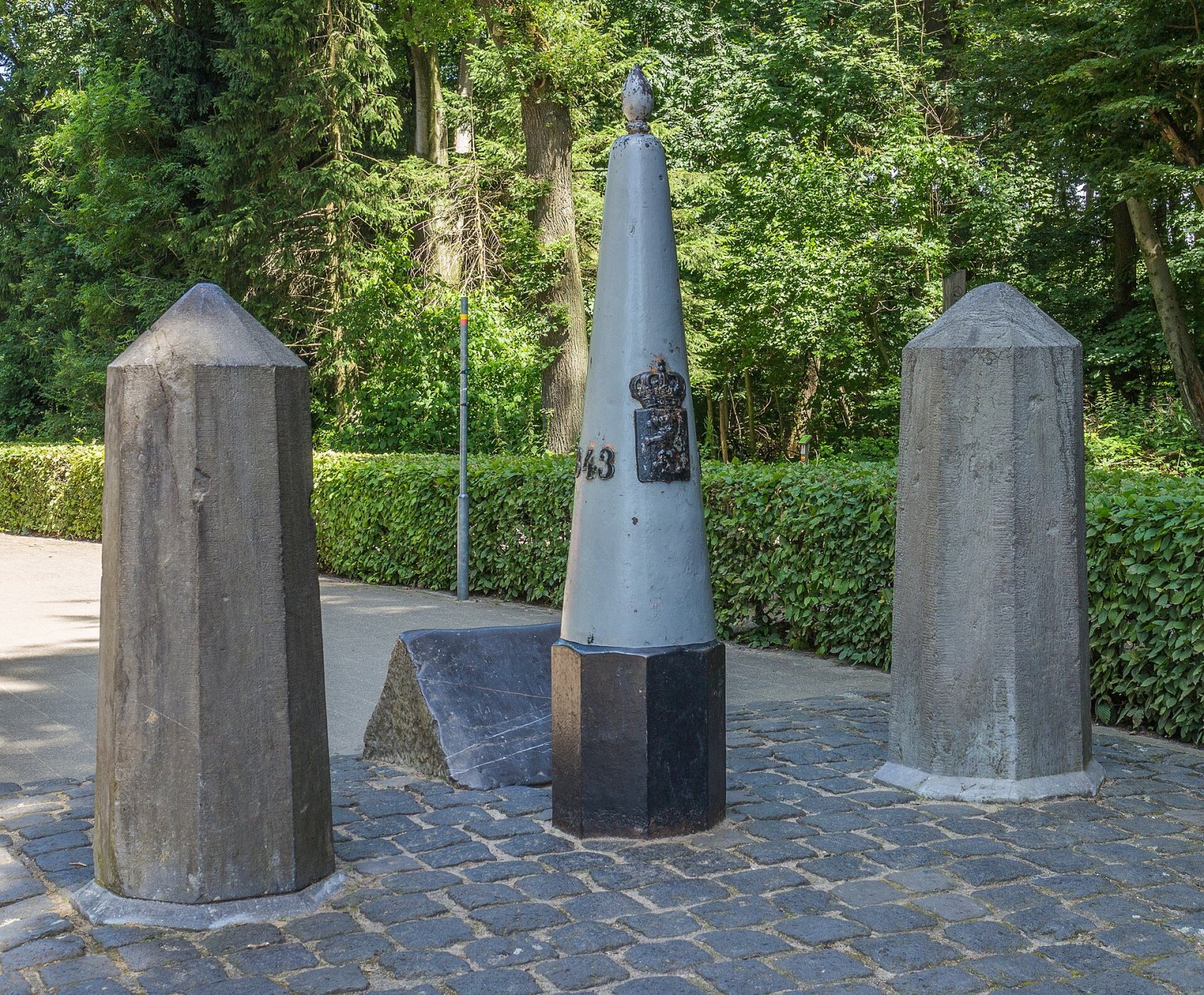 Drielandenpunt: Ein magischer Ort zwischen drei Nationen — Rte des Trois Bornes 99