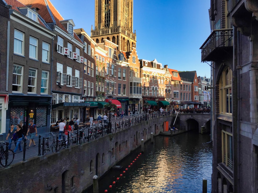 Scopri la maestosa Torre Dom di Utrecht: simbolo di cultura olandese — Utrecht