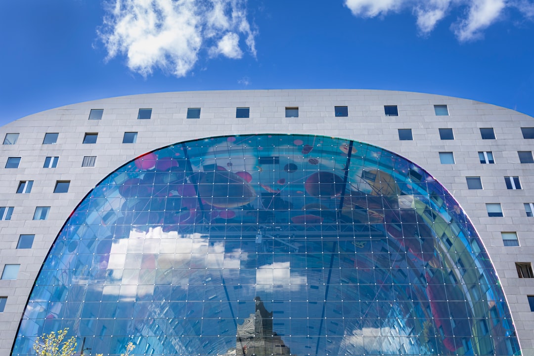 Den Markthal in Rotterdam entdecken: ein kulturelles Juwel — Rotterdam