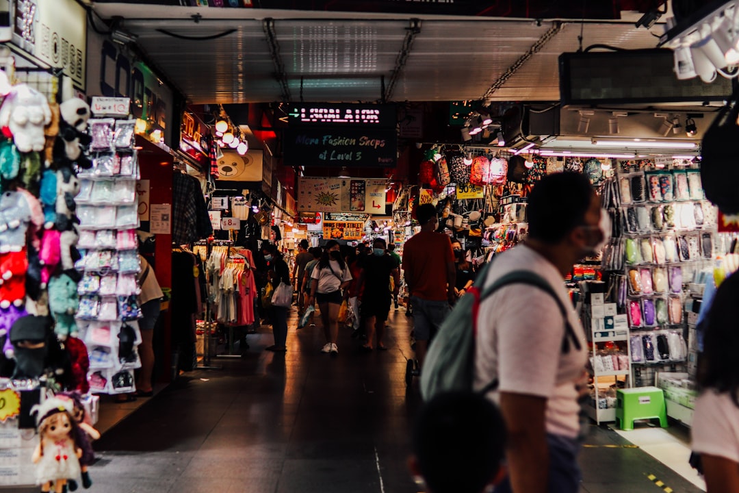Entdecke den Chatuchak-Markt in Bangkok: Farbenpracht - Khet Chatuchak | Secret World Trip Planner