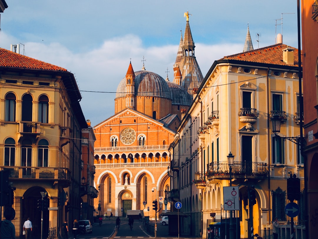 Colle Vaticano: Un Oasi di Tranquillità nel Cuore di Roma - Colle Vaticano | Secret World Trip Planner