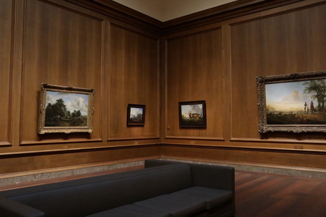National Art Museum: Eine Reise in die bolivianische Kunst - Socabaya | Secret World Trip Planner