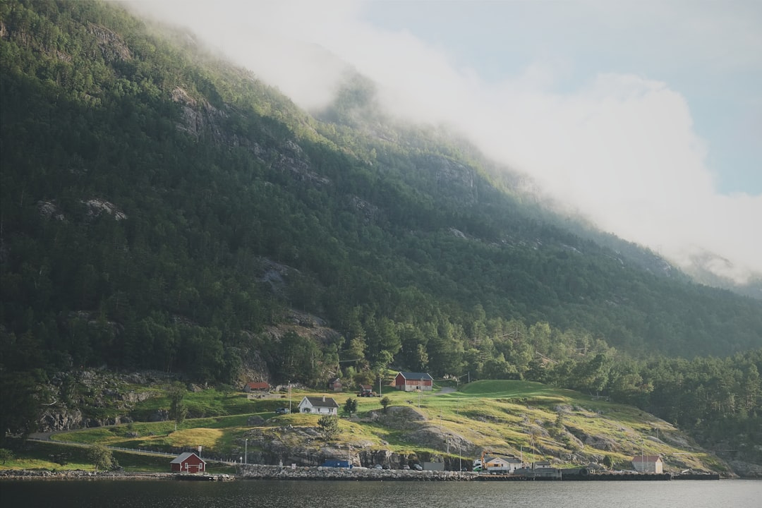 Atemberaubende Panoramen am Viewpoint Lysefjord — R13(old 1