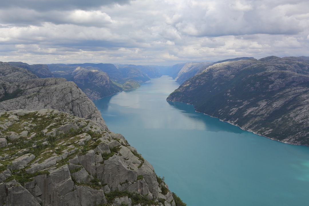 Atemberaubende Panoramen am Viewpoint Lysefjord - R13(old 1 | Secret World Trip Planner