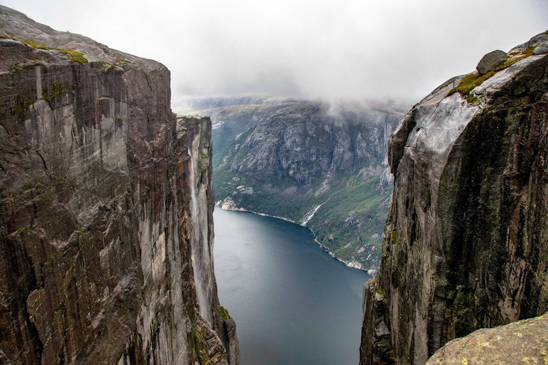 Atemberaubende Panoramen am Viewpoint Lysefjord - R13(old 1 | Secret World Trip Planner