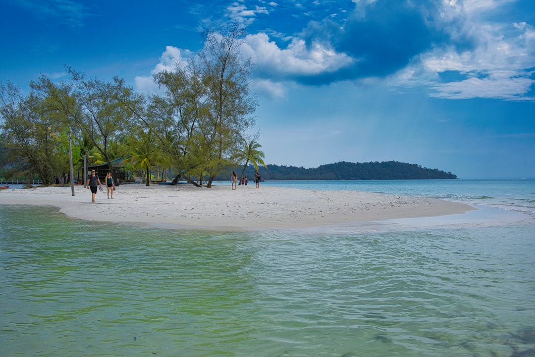 I Tramonti Magici di Koh Rong: Un Paradiso Nascosto - Koh Rong | Secret World Trip Planner