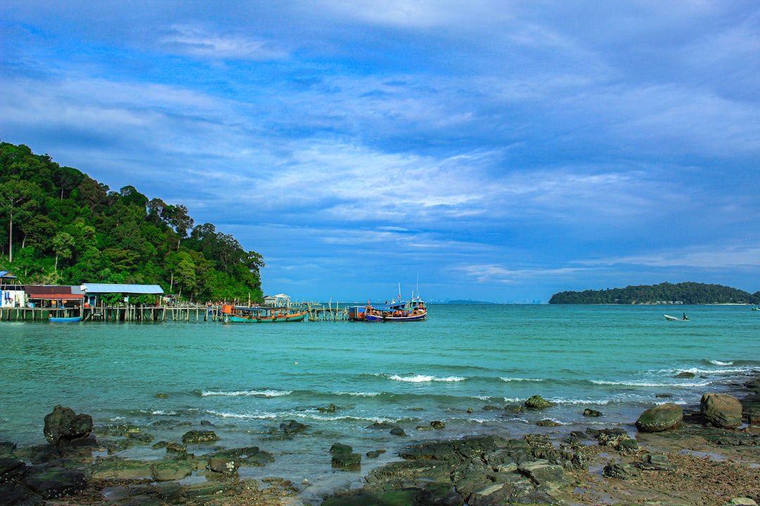 Die Magischen Sonnenuntergänge von Koh Rong: Ein Verstecktes Paradies - Koh Rong | Secret World Trip Planner