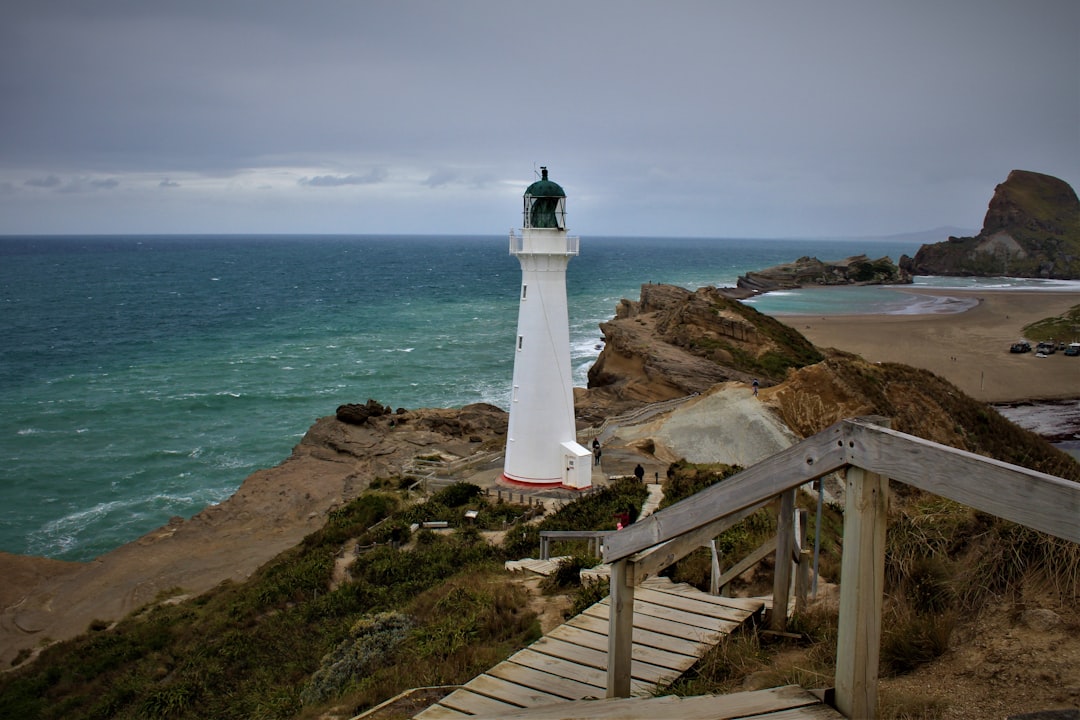 Leuchtturm von Cape Reinga: Wo die Meere sich treffen - Capo Reinga 0484 | Secret World Trip Planner