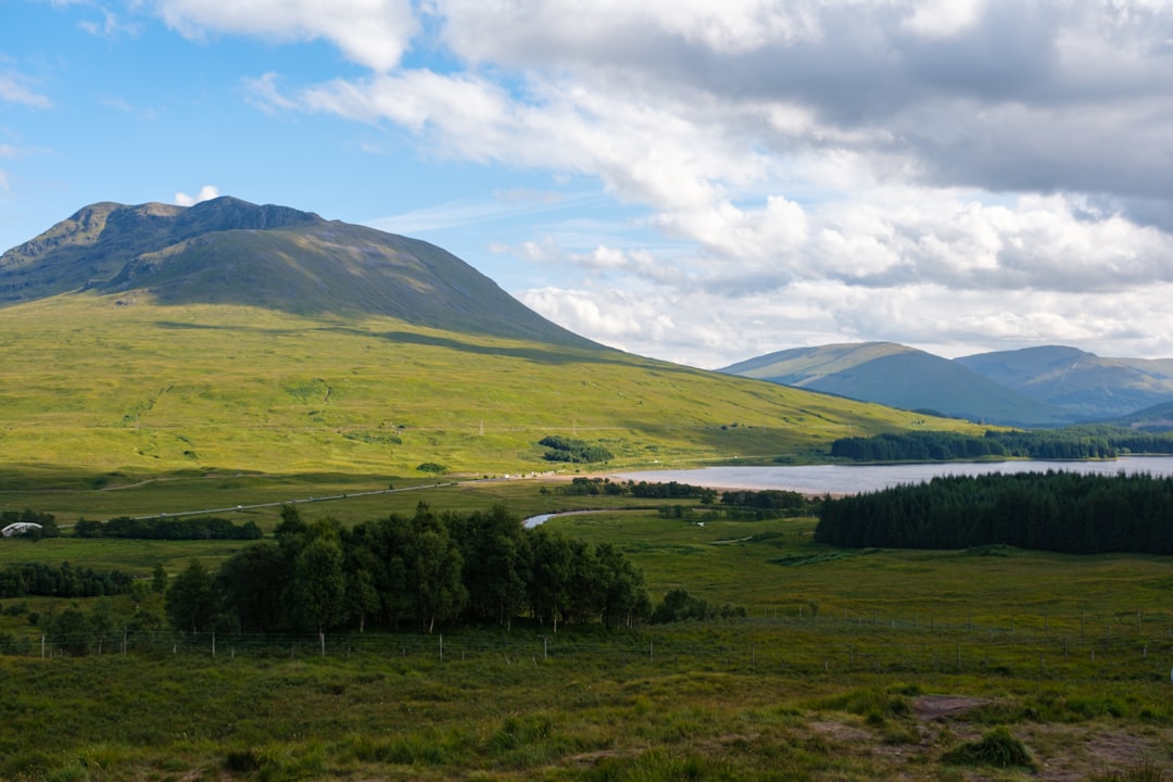 Entdecke Ben Lui: der bezaubernde Berg Schottlands — 95WQ+QQ Inveraray