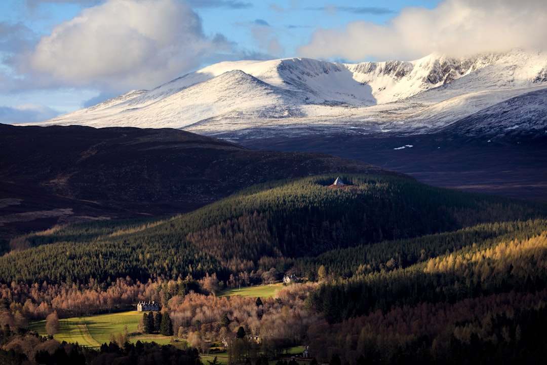 Entdecke Ben Lui: der bezaubernde Berg Schottlands - 95WQ+QQ Inveraray | Secret World Trip Planner