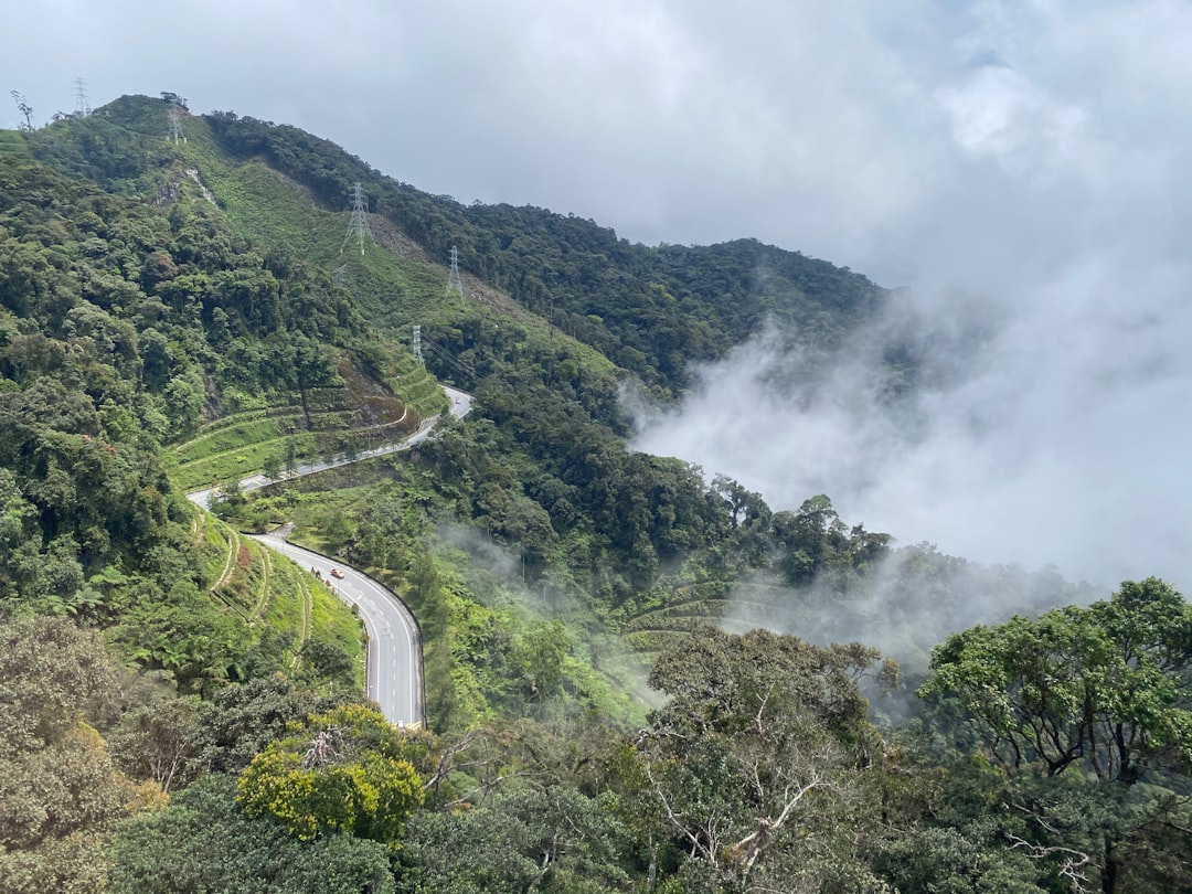 Entdecke Gunung Chemendong: ein Naturjuwel in Malaysia - Kulai | Secret World Trip Planner