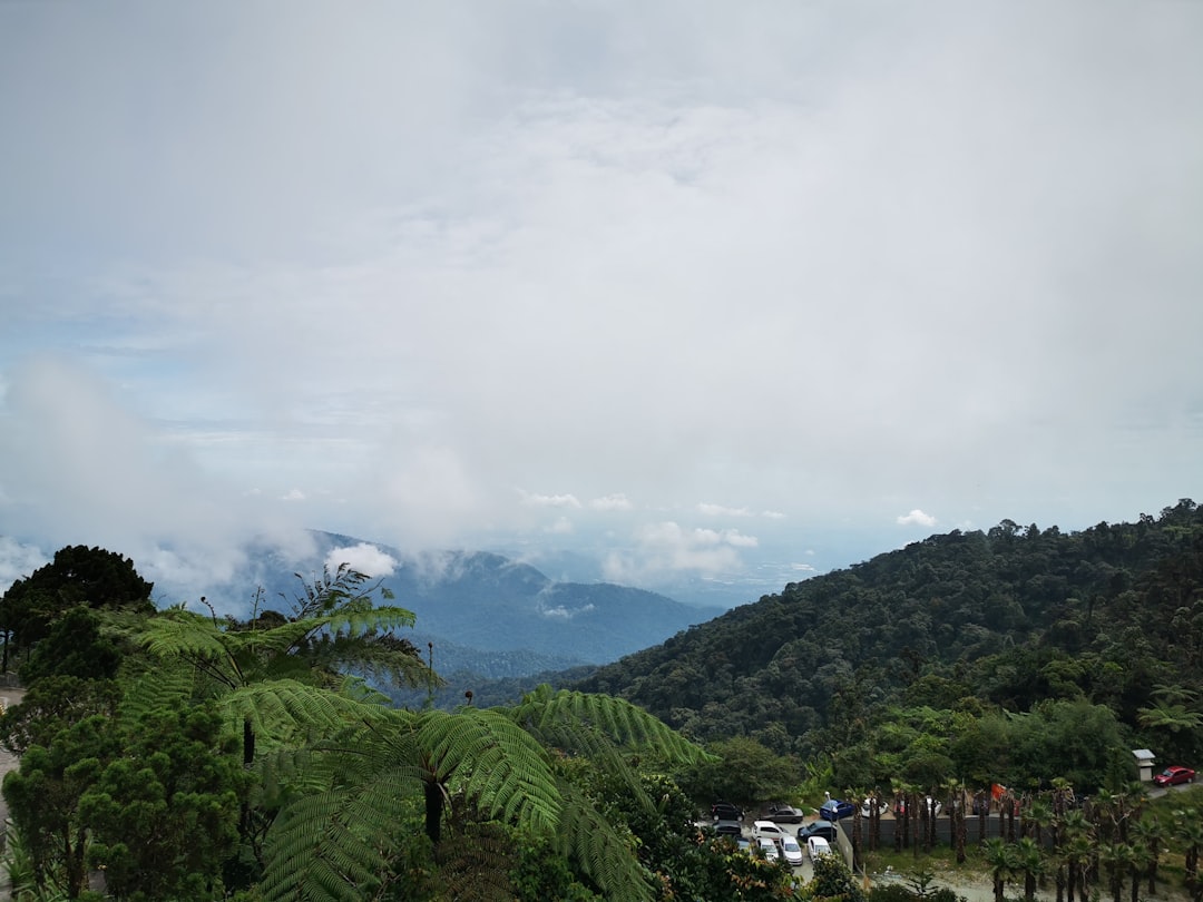 Entdecke Gunung Chemendong: ein Naturjuwel in Malaysia - Kulai | Secret World Trip Planner
