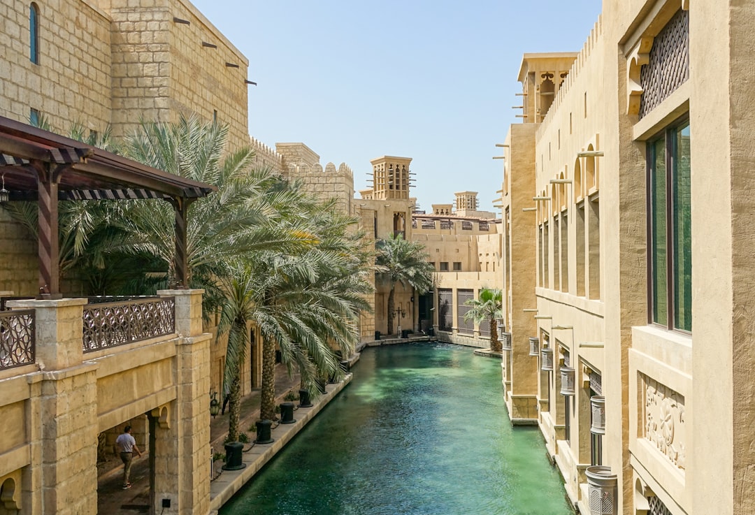 Scopri il Souk Madinat Jumeirah: Un Mercato Iconico a Dubai