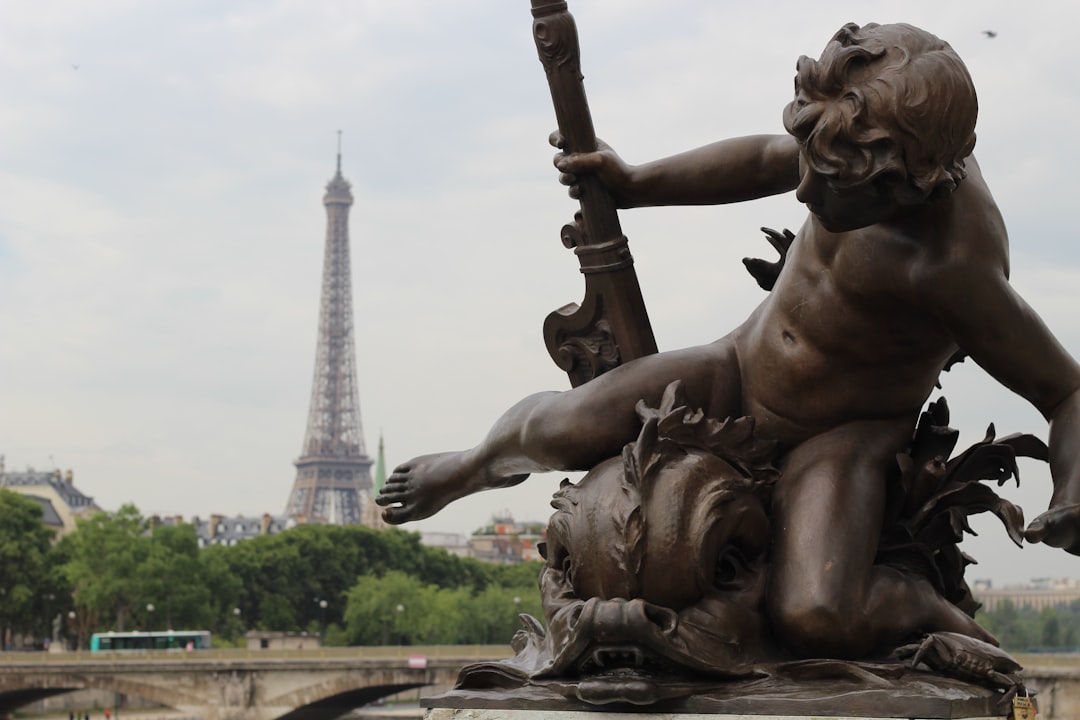 Il Ponte Alexandre III: Un Capolavoro di Parigi - Pont Alexandre III | Secret World Trip Planner