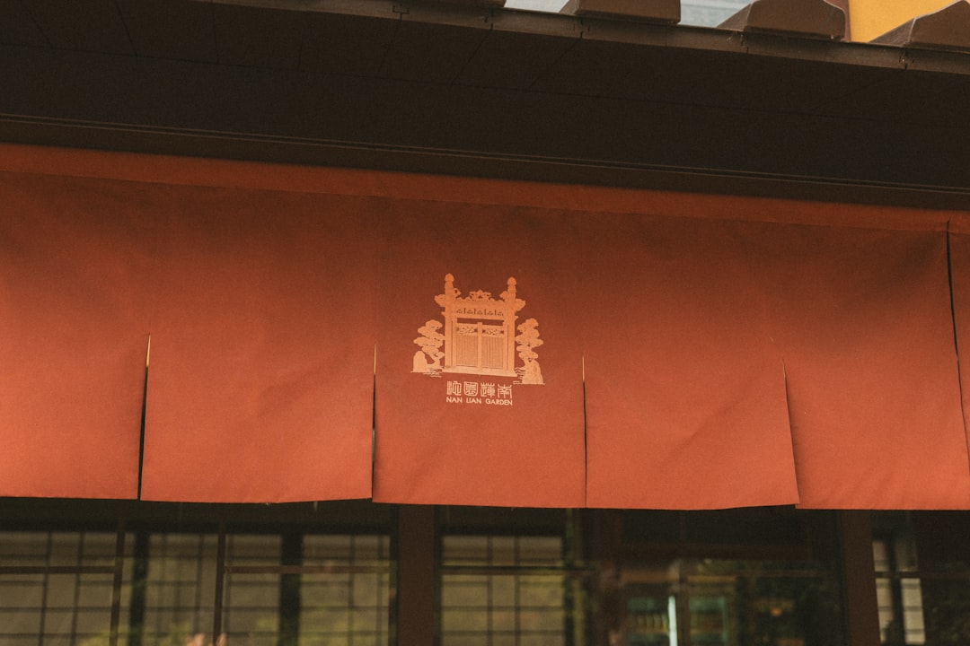 Nan Lian Garden: un'oasi di tranquillità a Hong Kong - Fung Tak Rd | Secret World Trip Planner