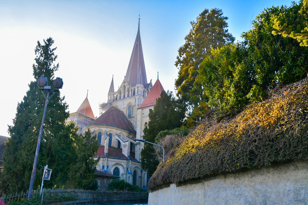 Château d'Ouchy: Ein verstecktes Juwel in der Schweiz - Pl. du Port | Secret World Trip Planner
