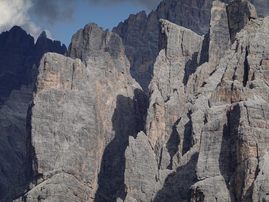 Sesto: Un Paradiso Nascosto nelle Dolomiti - 39030 Sesto BZ | Secret World Trip Planner