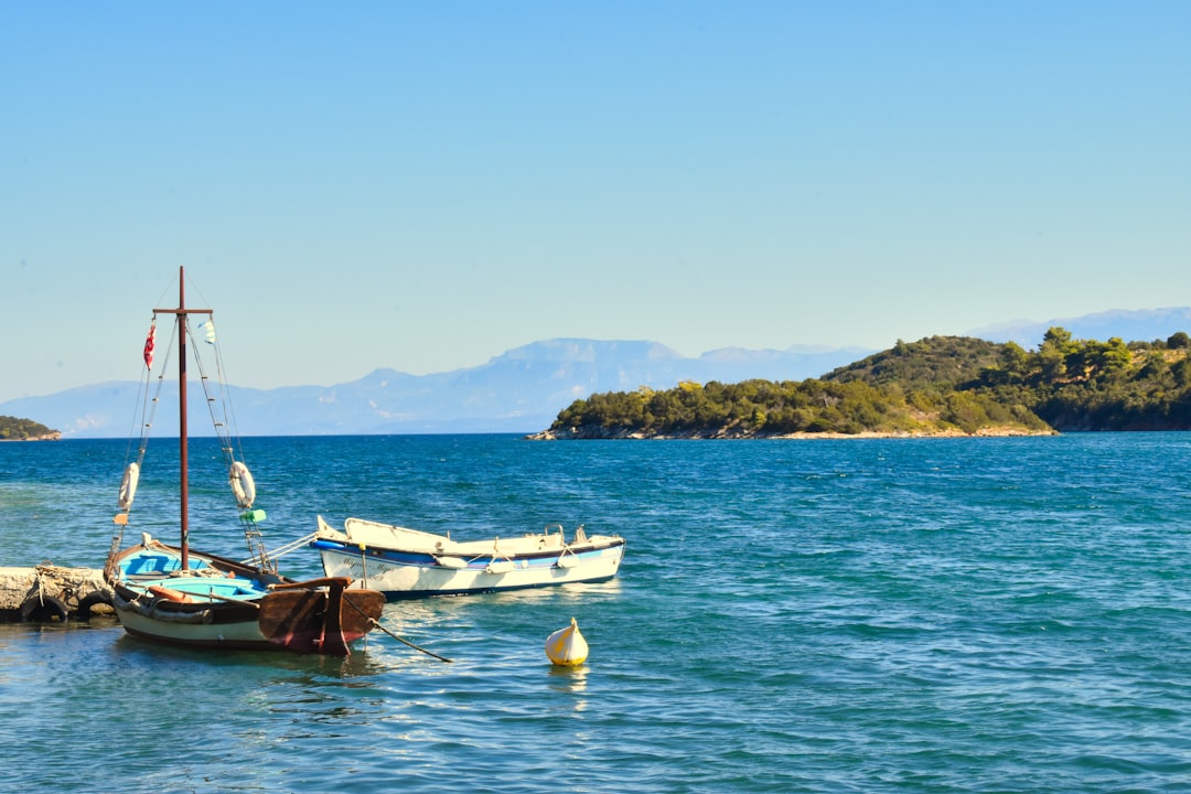 Scopri Farmakovouni: un angolo di natura in Grecia - J9V4+8P Filiates | Secret World Trip Planner