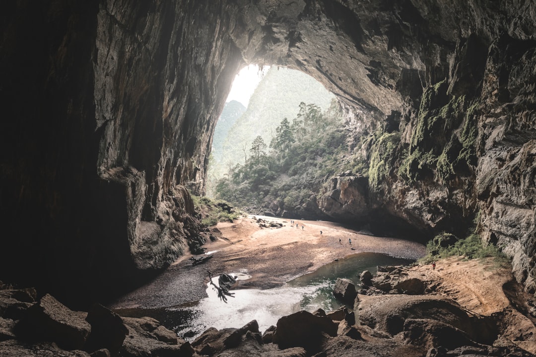 Die Magie der Ta Phin Höhle in Vietnam entdecken — Ta Phin