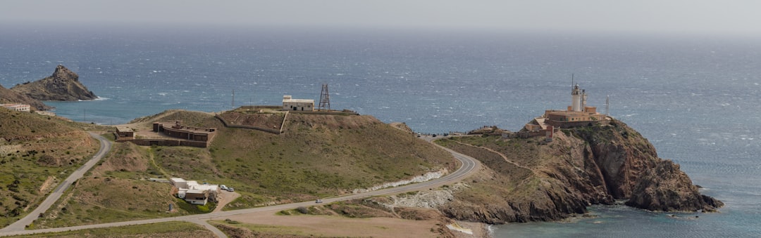 Faro de Cabo de Gata: Magie und Geschichte am Meer - 04150 San José | Secret World Trip Planner