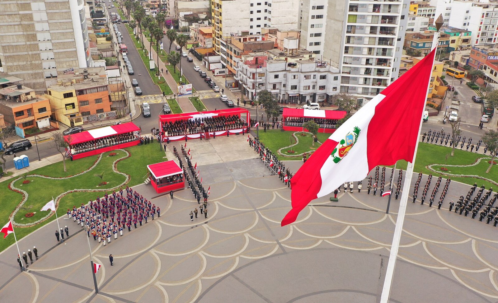 Plaza de la Bandera: History and Beauties of Lima — Lima