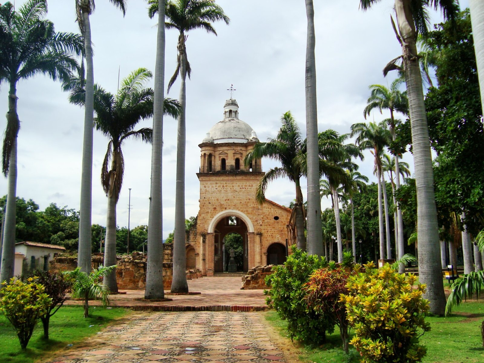 Entdeckung des Templo Histórico in Villa del Rosario — Villa Del Rosario