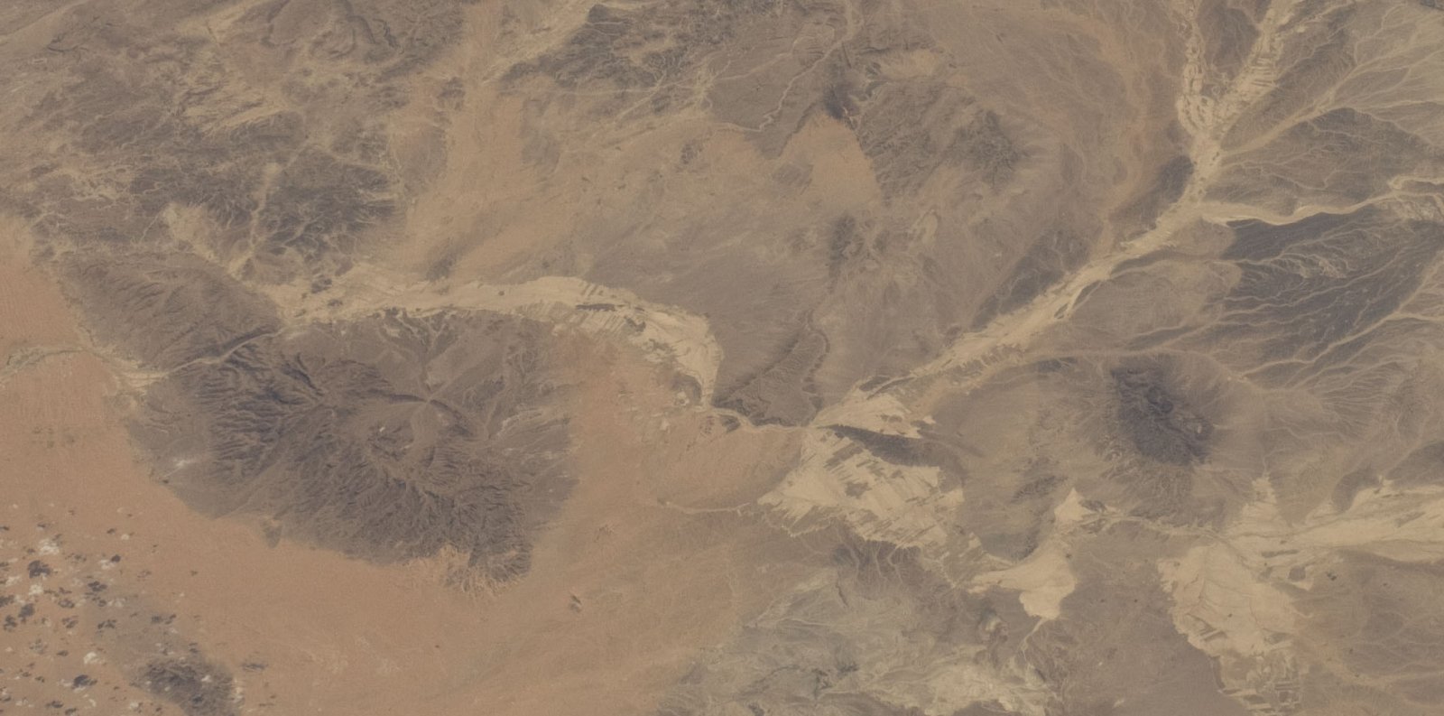 Discover Jabal al Buruk: A Nature Haven in Egypt — Al Brok