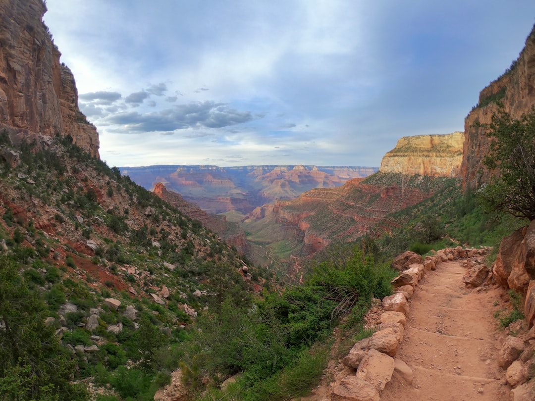 Discover the Rim Trail: An Unforgettable Grand Canyon Journey - Grand Canyon Village | Secret World Trip Planner