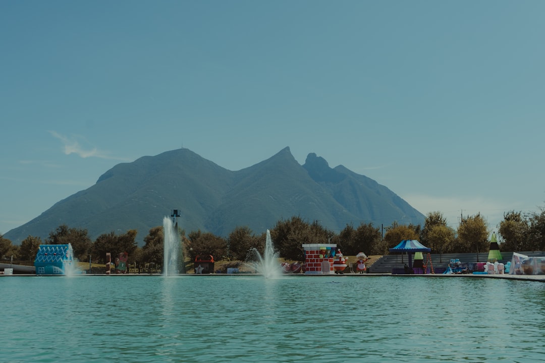 Esplorare i sentieri nascosti del Cerro de la Silla - Monterrey | Secret World Trip Planner