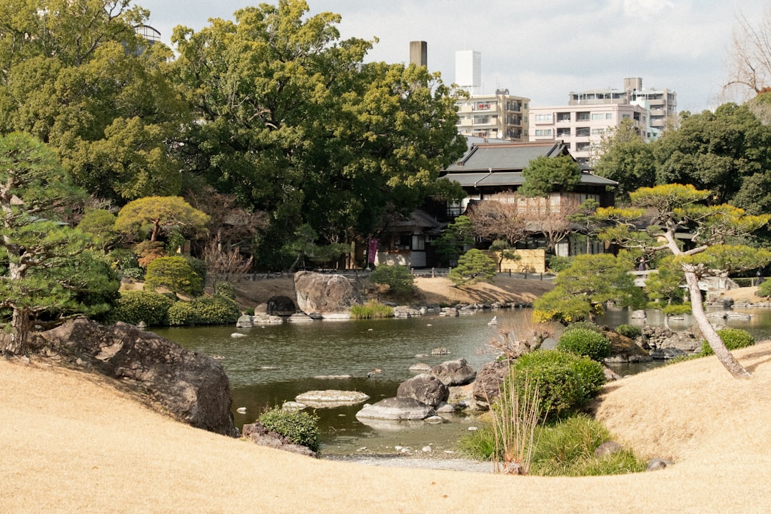 Suizenji Jojuen: Ein Geheimer Garten der Ruhe - Kumamoto | Secret World Trip Planner