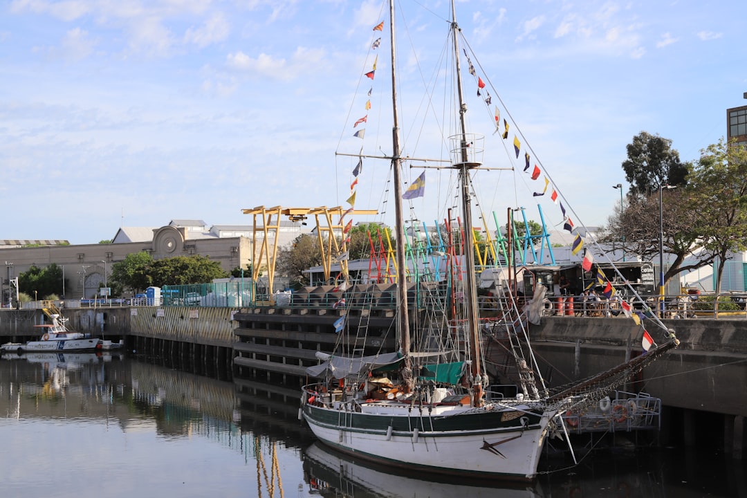 Perfekter Reiseplan Buenos Aires: Plane mit Secret World - Buenos Aires | Secret World Trip Planner