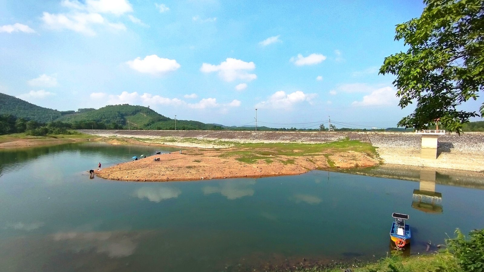 Núi Đàm: A Natural Gem in the Heart of Vietnam — Hoa Quy