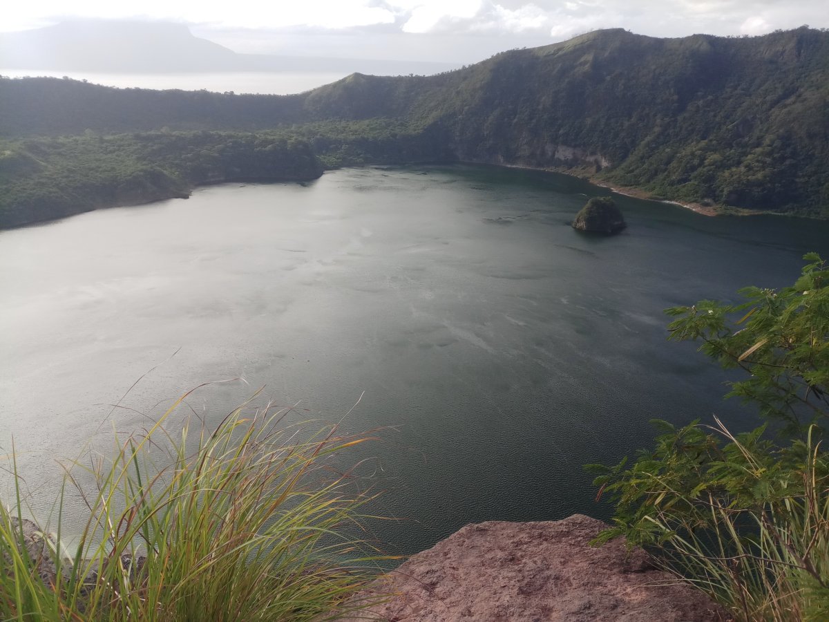 Der Kratersee des Vulkans Taal: Ein verstecktes Paradies - Taal Volcano Main Crater Lake | Secret World Trip Planner