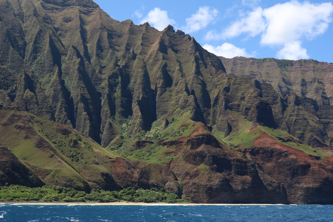Scoprire le Spiagge della Nā Pali Coast: Un Paradiso Naturale — Contea di Kauai