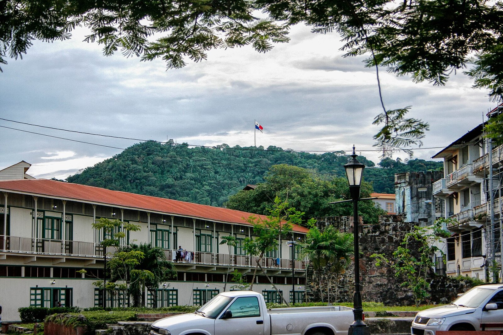 Entdecken Sie Casas Oeste: Geschichte und Kultur im Herzen Panamas — Panama City