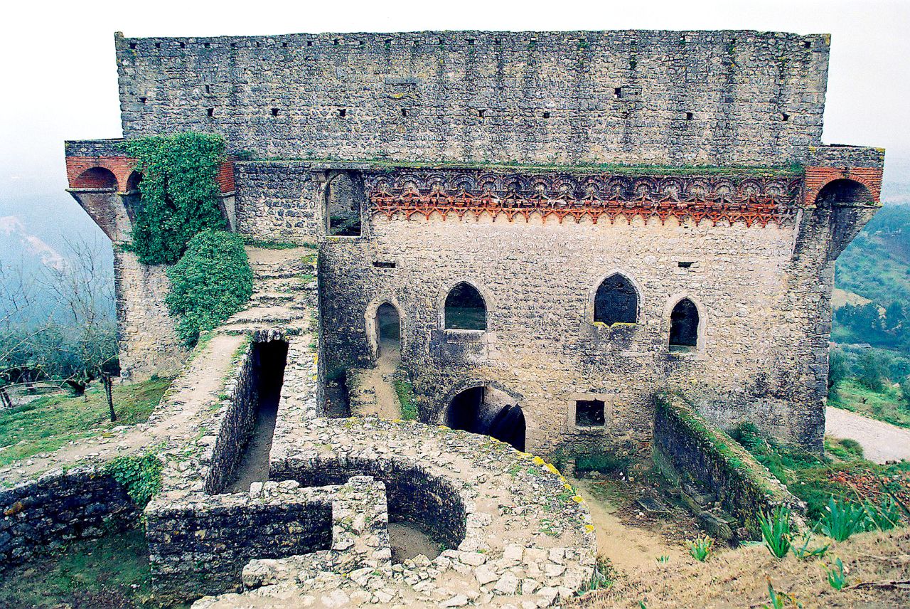 Entdecken Sie die Burg von Ourém: ein Schatz Portugals - Castelo de Ourém | Secret World Trip Planner