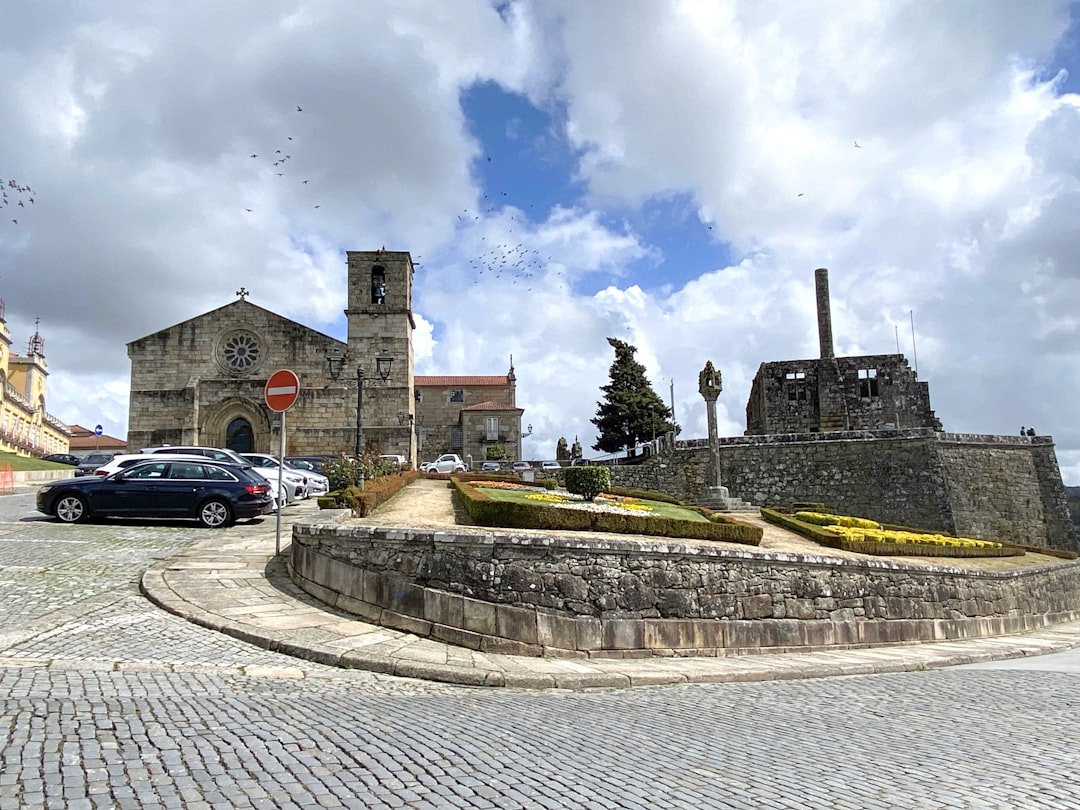 Entdecken Sie Castro de São Miguel-o-Anjo: die historische Festung in Portugal — Vilarinho das Cambas