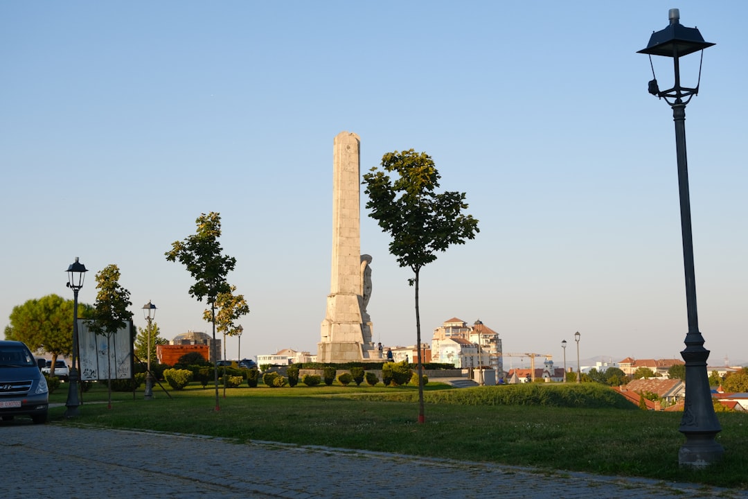 Das Denkmal von Tjentiste: Kunst und Erinnerung in Bosnien - 8MWP+CPP | Secret World Trip Planner
