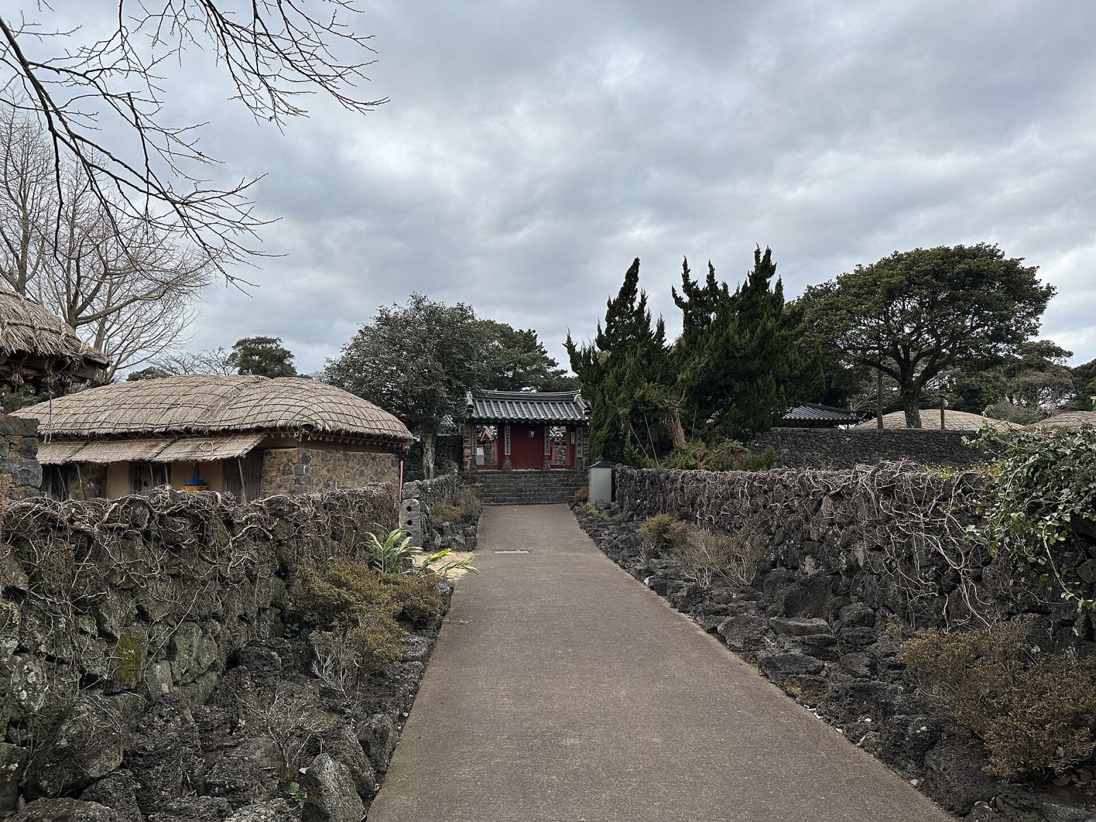 Seongeup Folk Village: un viaggio nella tradizione coreana - Seogwipo | Secret World Trip Planner