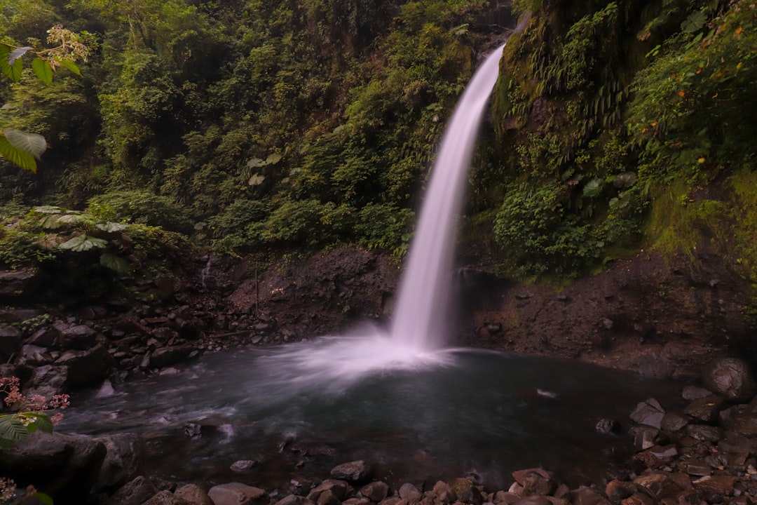 Hampaturi Wasserfälle: Ein Paradies in La Paz — HXWP+R6J