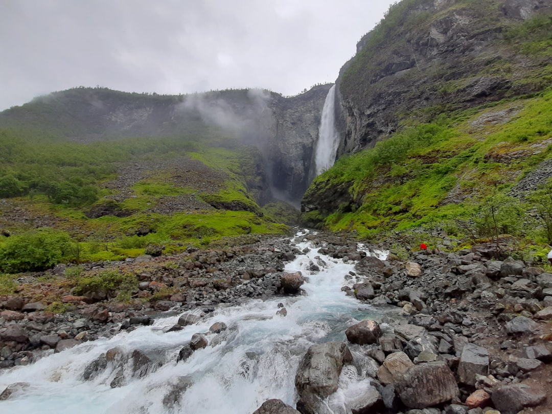 Vettisfossen Entdecken: Die Pracht Norwegischer Wasserfälle — Utladalsvegen 1