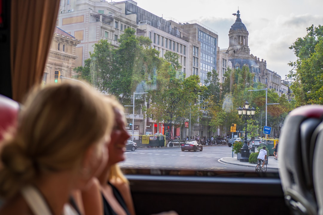 Günstige Barcelona Urlaub: Praktischer Guide 2026 - Barcellona | Secret World Trip Planner