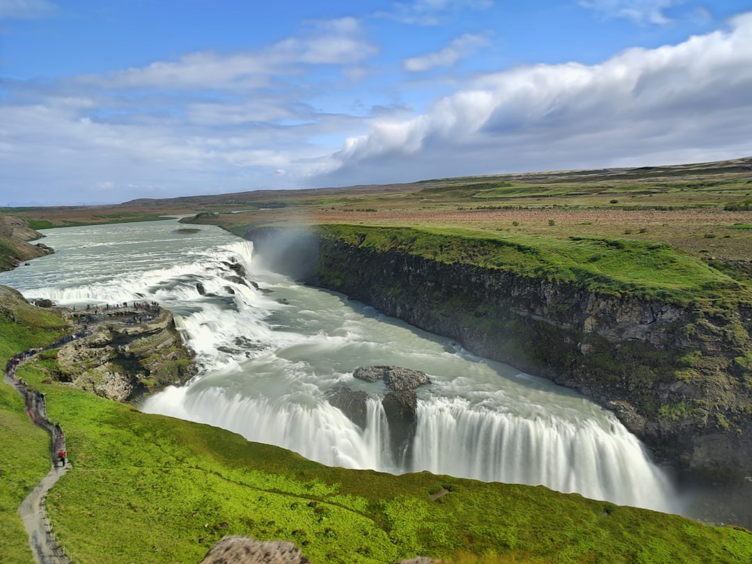 Atemberaubende Sonnenuntergänge am Gullfoss, Island - Gullfoss Parking | Secret World Trip Planner
