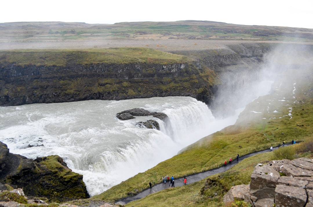 Atemberaubende Sonnenuntergänge am Gullfoss, Island - Gullfoss Parking | Secret World Trip Planner
